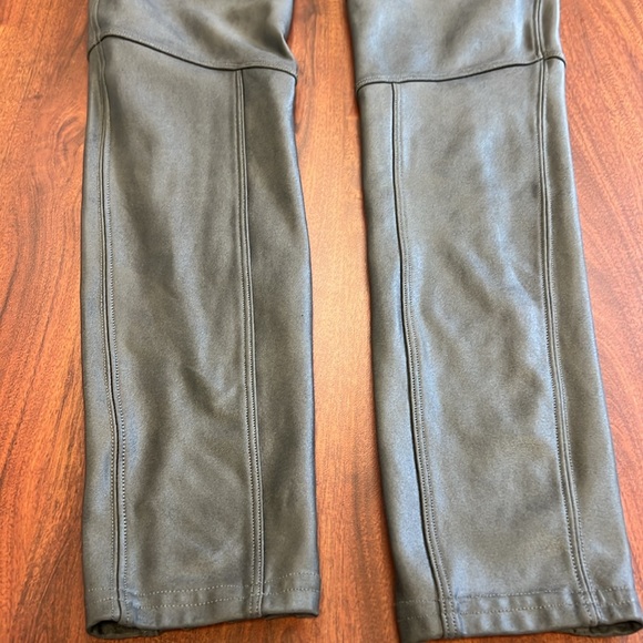 Spanx Faux Leather Moto Leggings gray medium - Picture 7 of 11